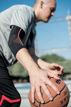 Tarmak Tennis Soft 300 Right/Left Elbow Support Adult